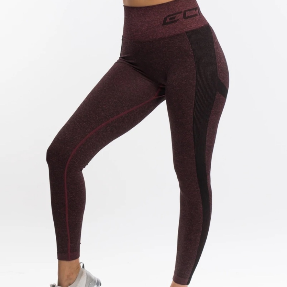 ECHT apparel Arise Scrunch Leggings V2 - Berry - Small (8)